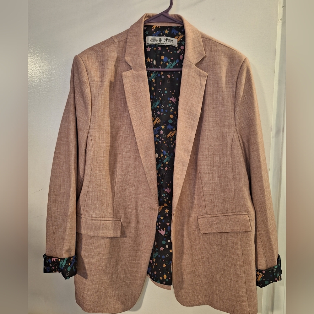 Harry Potter Hufflepuff Blazer - Picture 5 of 7